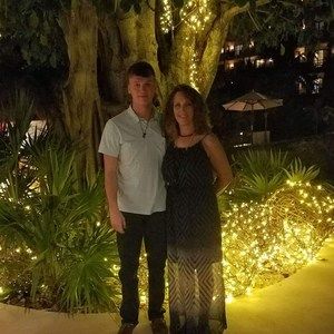 Meet your Posher, Lori